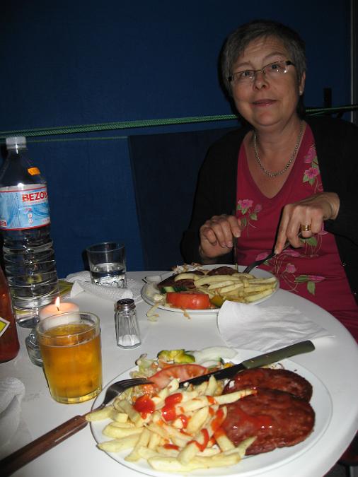 IMG_2323.JPG - Ingen höjdarmiddag direkt. Skulle helre varit med resten av gänget men Nilla var krasslig den här kvällen